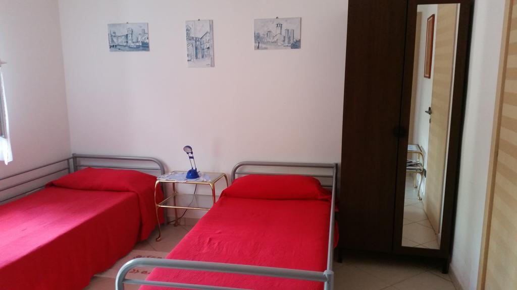 I Tecci Panzió Quiliano Szoba fotó