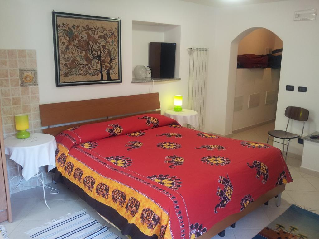I Tecci Panzió Quiliano Szoba fotó